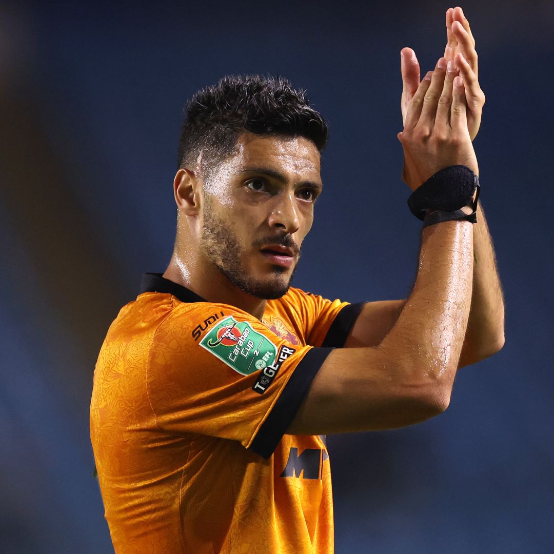 Raúl Jiménez durante un partido con los Wolves